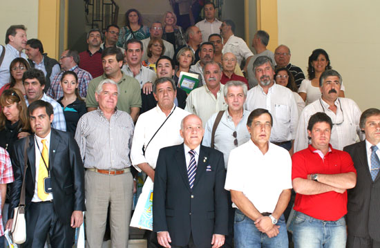 Una delegación de la Confederación Argentina de la Mediana Empresa visita el Mercat Sagunt