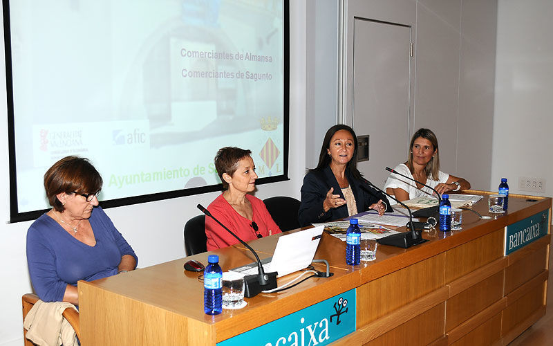 Empresarios de Almansa estudian el funcionamiento del mercado en Sagunto