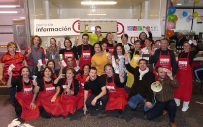 Cerca de mil personas participan en el primer Cashmob Sagunt